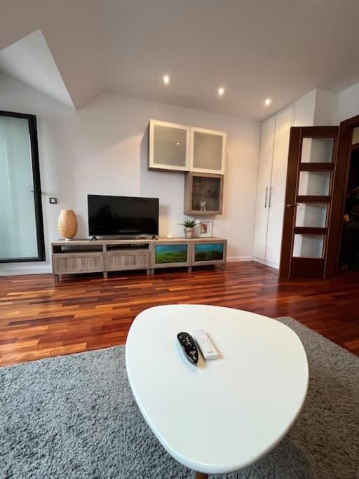 Aura Oviedo,atico Con Garaje,604c Apartment *